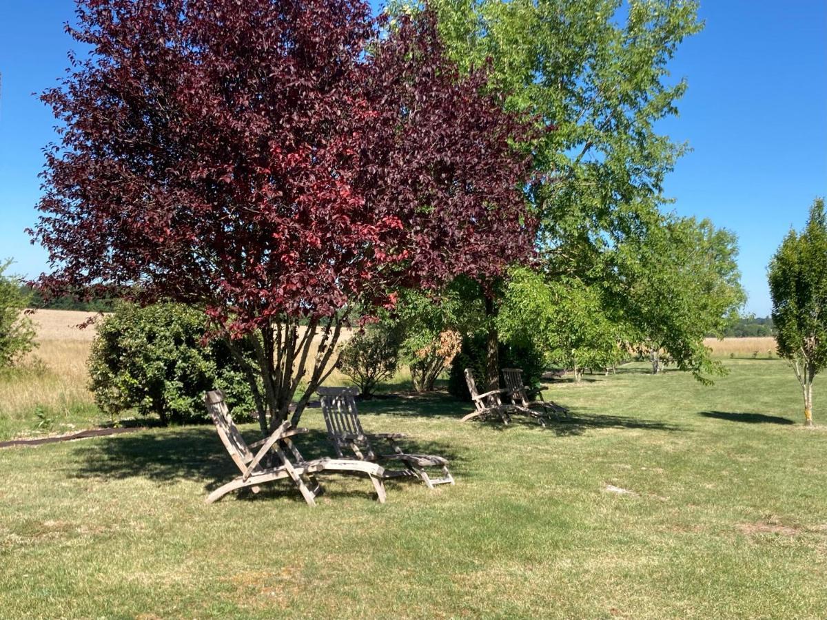 Le Murmure Des Fees Issigeac Exterior photo