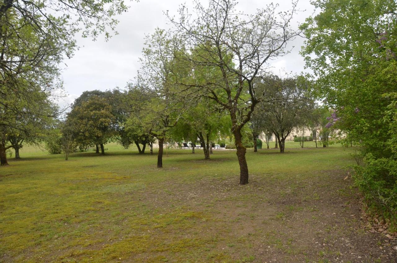 Le Murmure Des Fees Issigeac Exterior photo